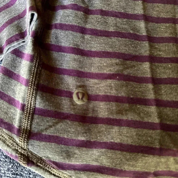 Lululemon 5 Year Basic Long Sleeve Henley Shirt Gray Purple Stripe size Large - Picture 5 of 5